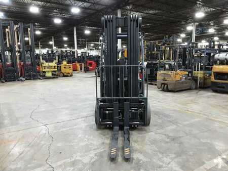 Propane Forklifts 2022  Crown C5 1000-50 (5)