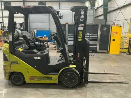 Propane Forklifts 2021  Clark S25CL (1)