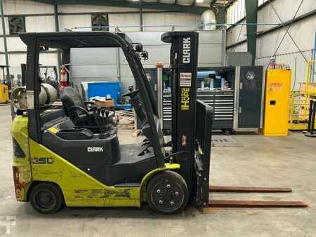Propane Forklifts 2021  Clark S25CL (1)