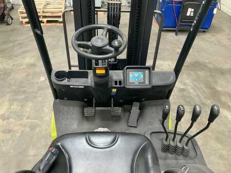 Propane Forklifts 2021  Clark S25CL (6)