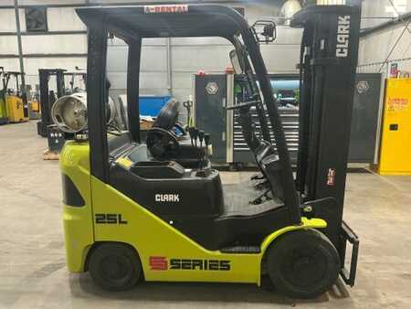 Propane Forklifts 2019  Clark S25CL (1)