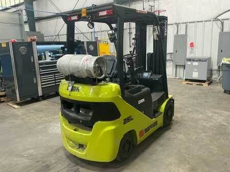 Propane Forklifts 2019  Clark S25CL (2)