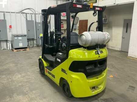 Propane Forklifts 2019  Clark S25CL (3)