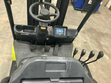 Propane Forklifts 2019  Clark S25CL (6)