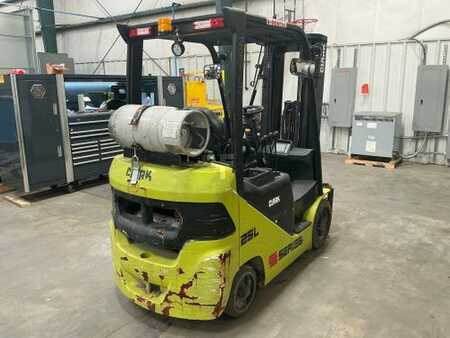 Propane Forklifts 2019  Clark S25CL (2)