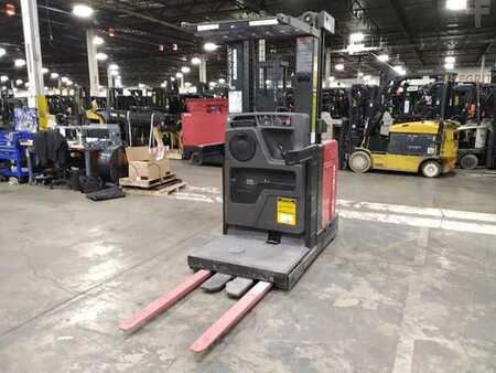 Horizontal order picker 2014  Raymond OPC30TT (2)