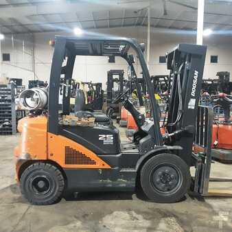 Propane Forklifts 2021  Doosan G25N-7 (1)