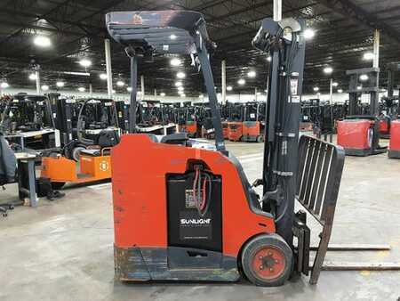 Stackers stand-on 2018  Linde E18S (1)