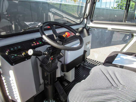 Rebocador 2017  Volk EFZ 60 N (2)