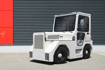 Schlepper 2010  Volk Diesel-Schlepper DFZ 20 H (1)