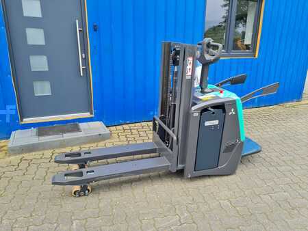 Stacker pedestre 2024  Mitsubishi PBV20N3D (2)