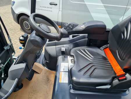 Elektro čtyřkolový VZV 2024 Mitsubishi FB25ACN (3)