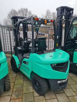 Diesel heftrucks 2023 Mitsubishi FD30N3 (1)