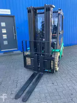 Elektro 4 Rad 2025  Mitsubishi L'M ECB30Q (2)