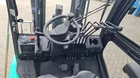 Elektro 4 Rad 2025  Mitsubishi L'M ECB30Q (8)