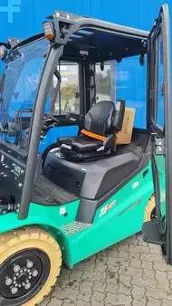 Elektro 4 Rad 2025  Mitsubishi L'M ECB35Q (2)