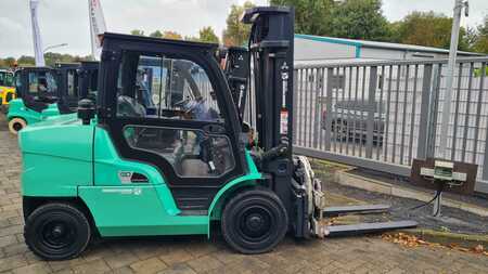 Dieselový VZV 2021  Mitsubishi FD50CNT (1)