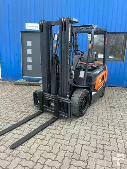 Diesel heftrucks 2020  Doosan D25NXP (1)