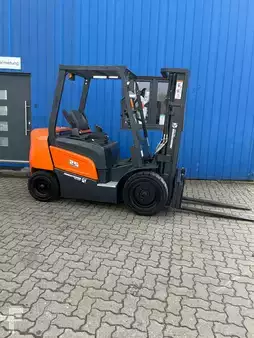 Diesel heftrucks 2020  Doosan D25NXP (2)