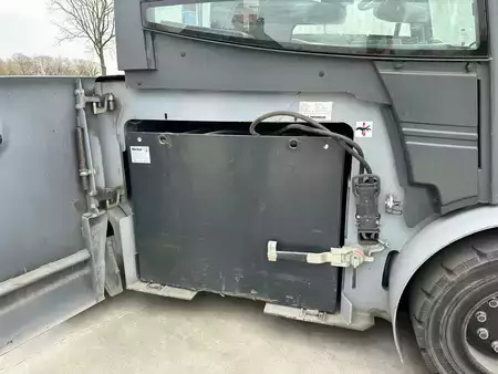 Elektro 4 Rad 2017  Mitsubishi FB50 S2 (14)