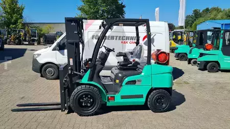 Nestekaasutrukki 2026  Mitsubishi FG30P (1)