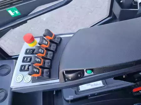 Eléctrica de 4 ruedas 2025  Carer A80-900X (3)