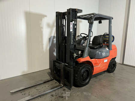 Treibgasstapler 2001  Toyota 02-7FGF30 (4)
