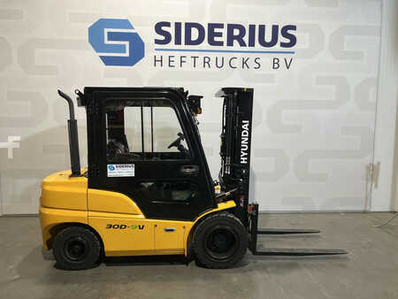 Diesel Forklifts 2021  Hyundai 30D-9V (1)