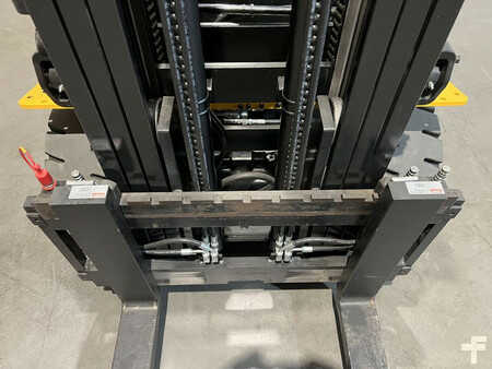 Diesel Forklifts 2021  Hyundai 30D-9V (6)