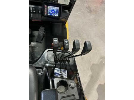 Diesel Forklifts 2021  Hyundai 30D-9V (9)