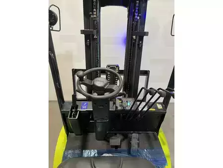 Electric - 4 wheels 2026  Clark L25XE (10)