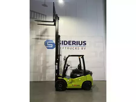 Electric - 4 wheels 2026  Clark L25XE (3)