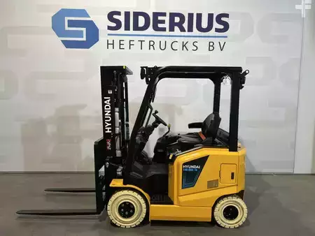 Electric - 4 wheels 2026  Hyundai 16BE-X (2)