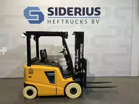 Elektryczne 4-kołowe 2026  Hyundai 20BE-X (1)