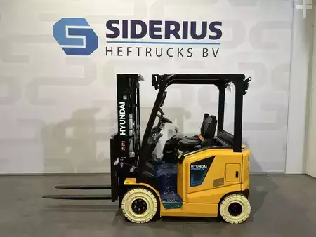 Elektryczne 4-kołowe 2026  Hyundai 20BE-X (2)
