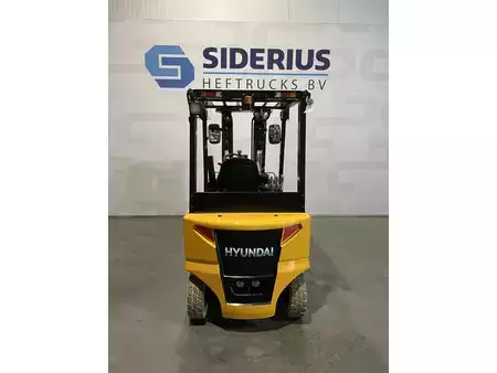 Elektryczne 4-kołowe 2026  Hyundai 20BE-X (4)