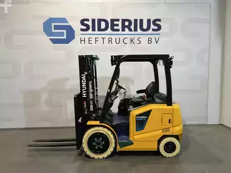 Sähkö - 4 pyör 2026  Hyundai 25BE-X (2)