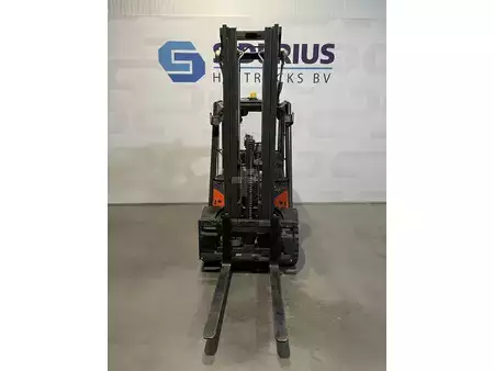 Diesel heftrucks 2015  Linde H30D-02 (5)