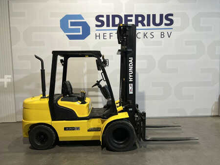Dieseltrukki 2007  Hyundai 33D-7 (1)