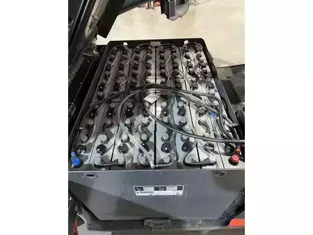 4-wiel elektrische heftrucks 2015  Linde E30-01 (8)