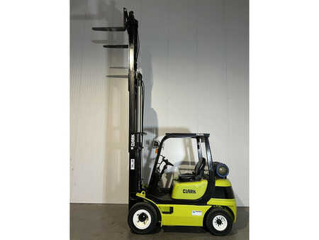 Propane Forklifts 2012  Clark CQ25L (5)