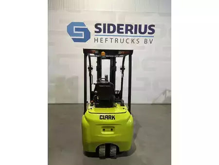 Chariots électriques à 4 roues 2022  Clark GTX16 (4)