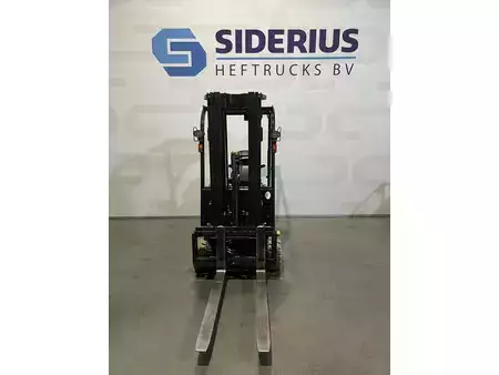 Chariots électriques à 4 roues 2022  Clark GTX16 (5)