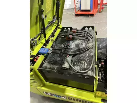 Chariots électriques à 4 roues 2022  Clark GTX16 (7)