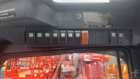 Diesel Forklifts 2010  Linde H25T-01 (6)