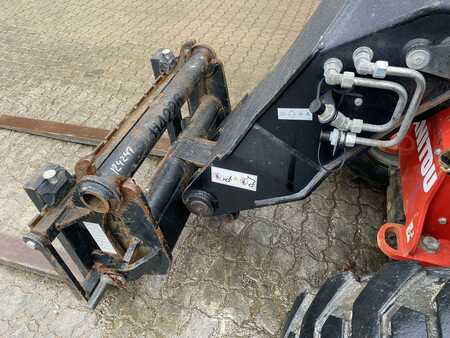 Empilhador telescópico giratório  2017  Manitou MT420H Comfort (9)