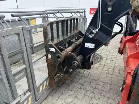 Empilhador telescópico giratório  2014  Manitou MT1440A ST3B (10)