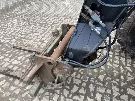 Teleskopstapler-Rotor 2012  Manitou MLT845-120 (10)