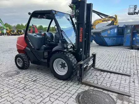 Dieselstapler 2020  Manitou MC25-4 (4)