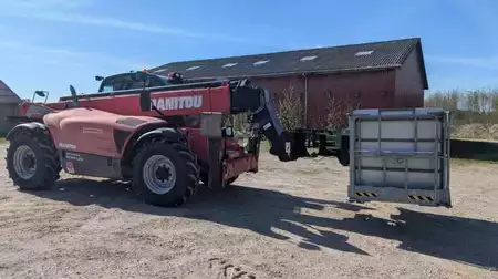 Ładowarki teleskopowe obrotowe 2016  Manitou MT1440A ST3B (1)